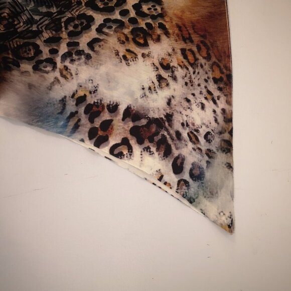 Dress Barn Ladies Multi Colored Animal Print Size XL V-neck Tunic Top - Picture 8 of 11